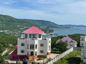 Kvartira Okeanskie panoramy. Vid na okean, vulkan, buhtu, gory i gorod.