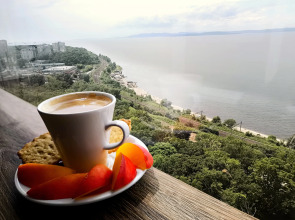 Квартира Стильные апартаменты с видом на море