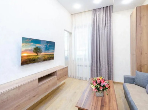 Dvukhkomnatnaya V Tsentre So Svezhim Remontom Flat