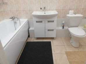 Апартаменты Двухкомнатная Квартира на Алексеева 27