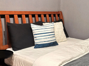 Na Krasnom 2-4 Apartments