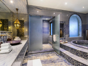 Sharq Village & Spa