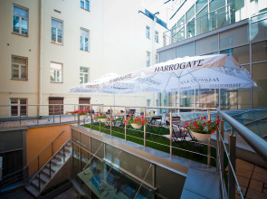 Отель Cronwell Inn Стремянная