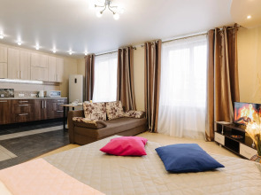 Апартаменты 9 ночей с видом на речку на Коммунальной 1