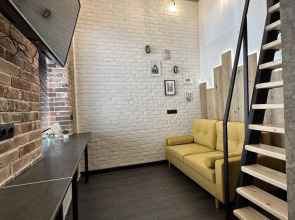 Апартаменты Двухуровневая Студия Лофт на Маяковского 17