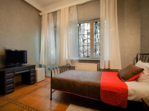 Отель Toma's House