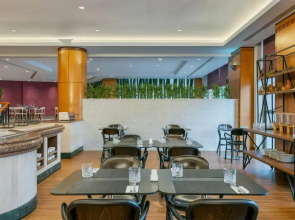 Отель Courtyard by Marriott Tbilisi