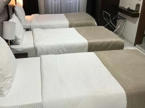 Mays Royal Hotel