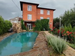 Uyutny Kottedzh Private House