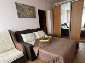 S Polozhitelnoy Energetikoy Flat
