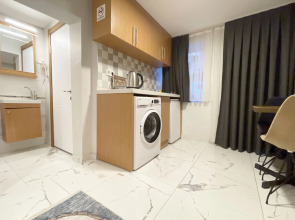 Апартаменты City Center Serenity: Stylish Studios