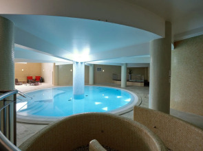 Отель Grand Muthu Forte do Vale