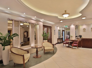 Resort Retro Riverside Wellness