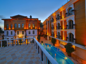 Отель Seven Hills Palace