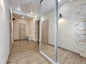 Апартаменты Евротрёхкомнатные Stepanenkov на Зыряновской 55