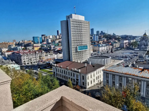 Апартаменты с балконом и видом на Золотой мост