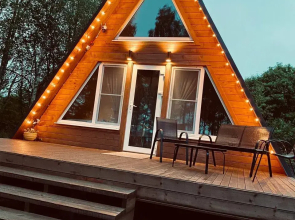 s Baney na Beregu Ozera Chalet