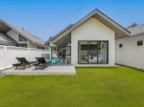 Akara Pool Villas Phuket by Tropic Look Resort