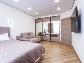 Апартаменты рядом с Парком Галицкого на улице имени Жлобы 139