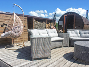 Частный дом Семейное эко-пространство Домик у моря