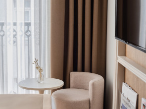 Отель Delita City