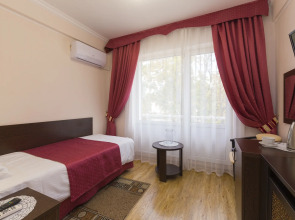 Санаторий Курортная Поликлиника им. Н.И. Пирогова с Пансионатом с Лечением Искра