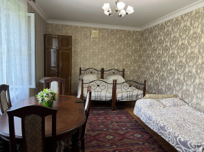 Domik v Derbente Lodging House