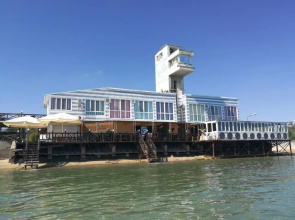 Mariner Hotel
