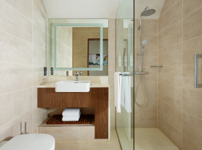 Отель Courtyard by Marriott Baku