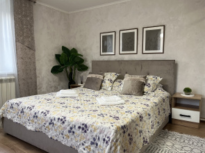 Na Zemle V Kurortnoy Zone Okolo Domika Lermontova I Istochnika Flat