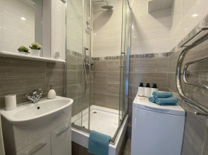 Апартаменты двухкомнатные с Видом на Привокзальную Площадь Hygge Karelia