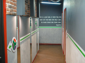 Отель Traveler's Hotel