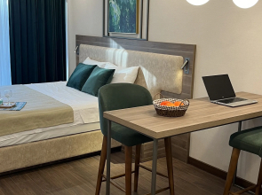 Rromanticheskaya s Panoramnym Vidom na More i Gory Flat