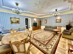 Апартаменты на Большой Конюшенной 3