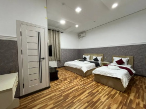 Отель HOME ALONE