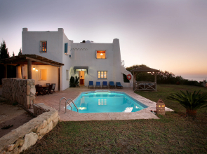 Clarissa & Carmel’s Villa