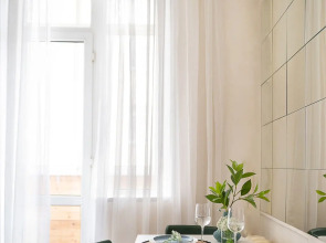 Апартаменты с Видом на Садовую