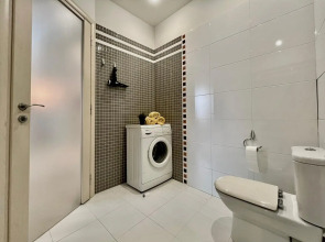 Апартаменты Уютная двухкомнатная квартира рядом с ЦУМом