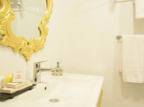 Отель MB Deluxe