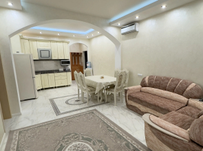 3-Kh Komnatnaya S Vidom Na More V Miskhore Flat