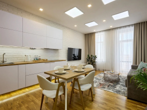 Yevrouyut Prostornye Trekhkomnatnye Nedaleko Ot Tsentra Apartments