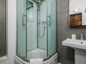 Апартаменты Кварт-Отель, Бережковская Набережная 12