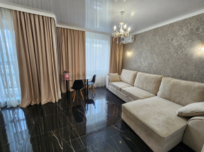 Krasivaya kvartira v tsentre Omska Flat
