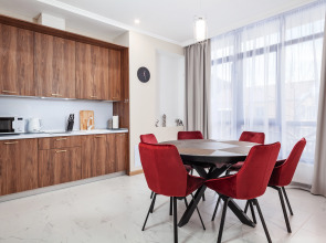 Апартаменты для Большой Семьи с Тремя Балконами