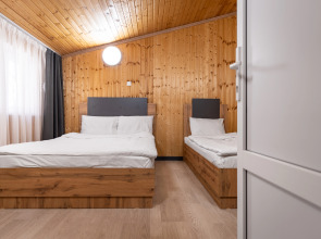 Отель Максим Парк-Лоо