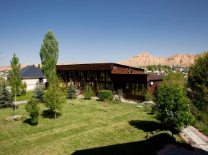 Khan Tengri Hotel