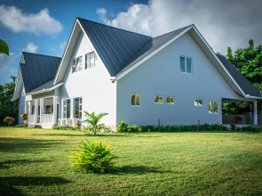 Island Charm Of Praslin Villa