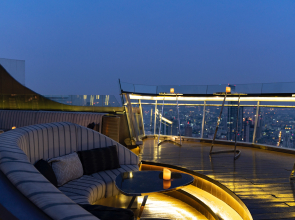 Отель Tower Club at lebua