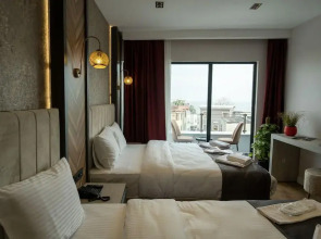 Отель Linda Port Hotel