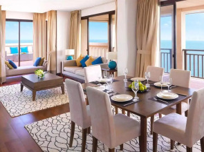 Курортный отель Anantara The Palm Dubai Resort